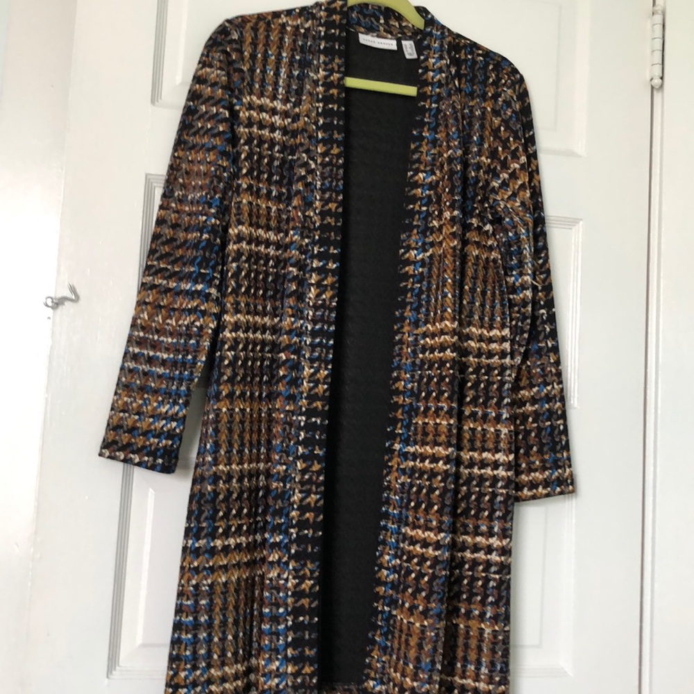 Smart looking duster.